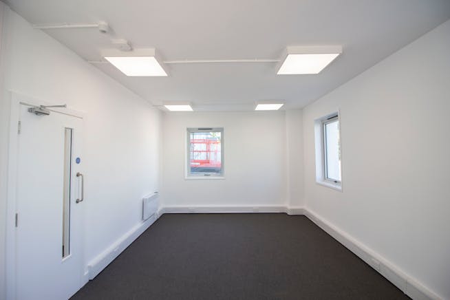 Unit 14 Saxon Way Trading Estate, West Drayton, Industrial / Warehouse To Let - 5.jpg
