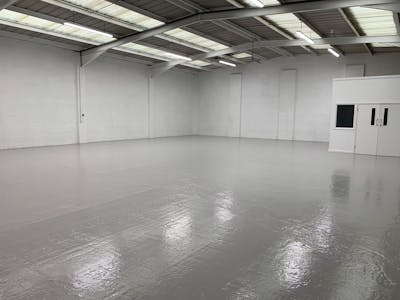 31 Loverock Road, Reading, Hi Tech / Lab / Industrial/Logistics / Other / Warehouse / Industrial / Warehouse To Let - Inside.jpg