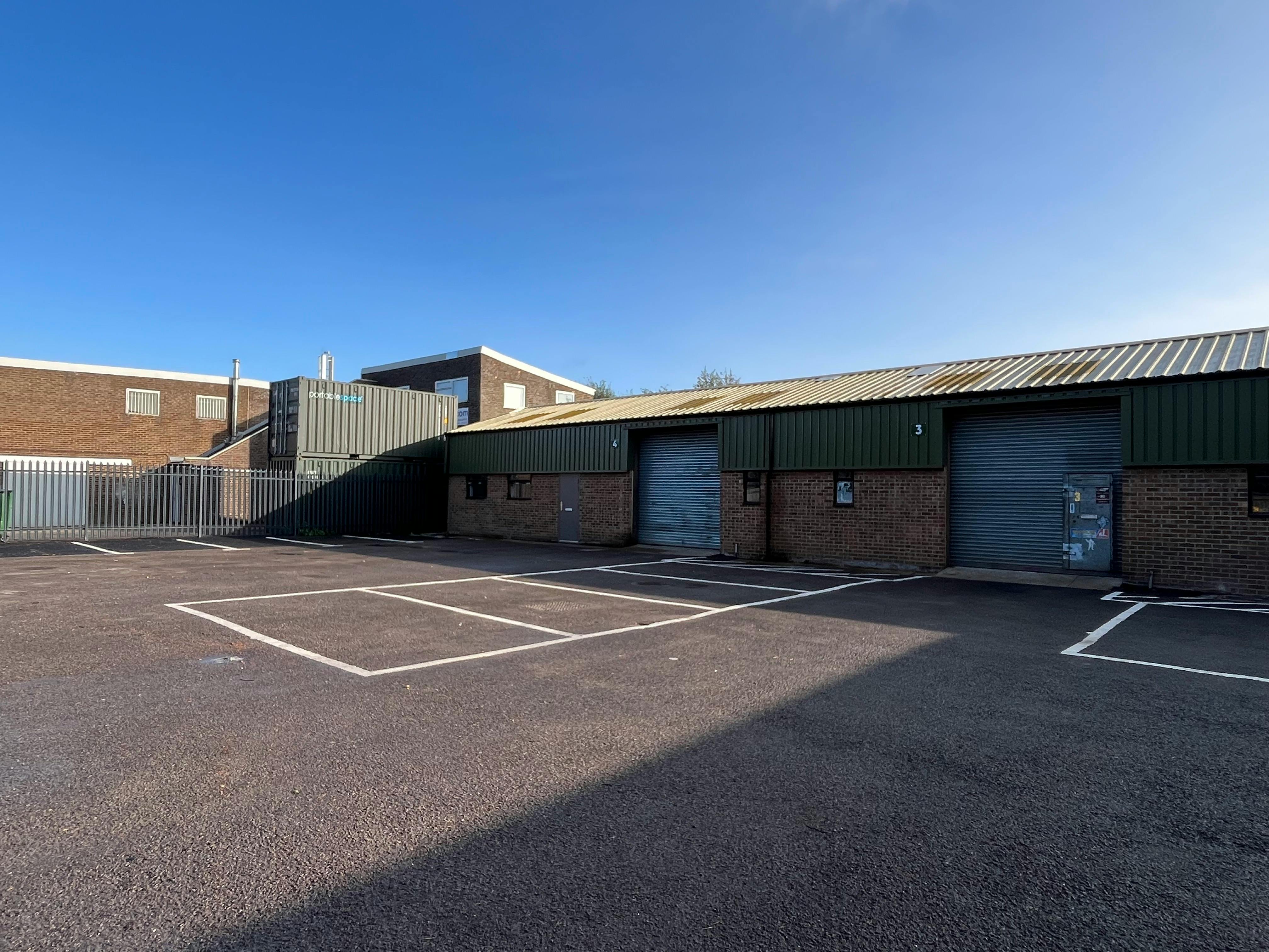 Unit 4, Thame Road Industrial Estate, Aylesbury, Industrial To Let - IMG_9707.jpg