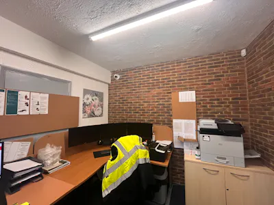16-18 Rabans Close, Aylesbury, Industrial Lease Assignment - 20260716_095602683_iOS.jpg