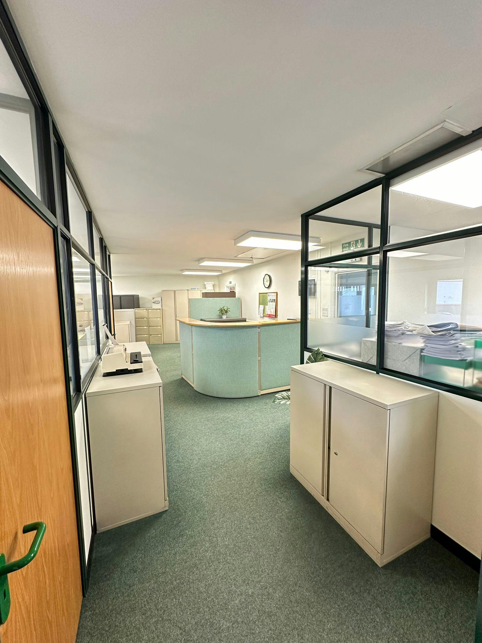 Office in Enfield - photo 4