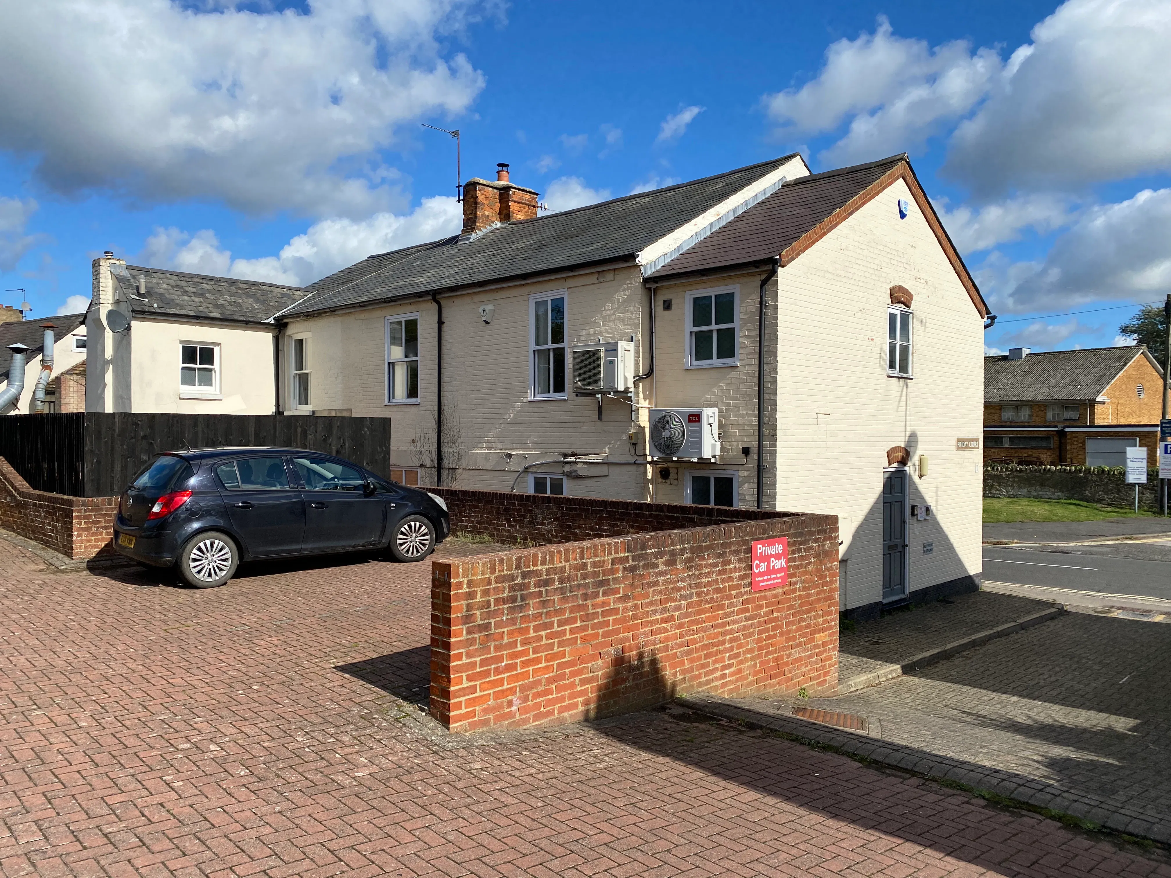 11 Friday Court, Thame, Investment / Office / Retail For Sale - IMG_4543.JPG