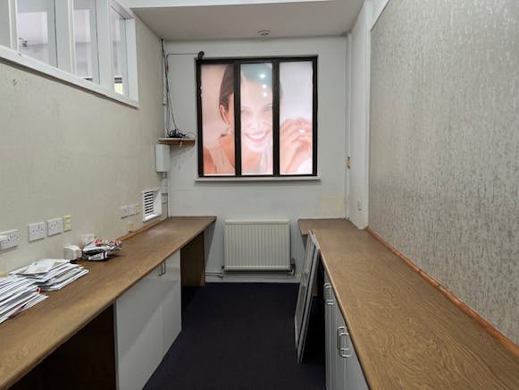 25 Sinclair Drive, Glasgow, Offices / Retail To Let - IMG_1317.jpg