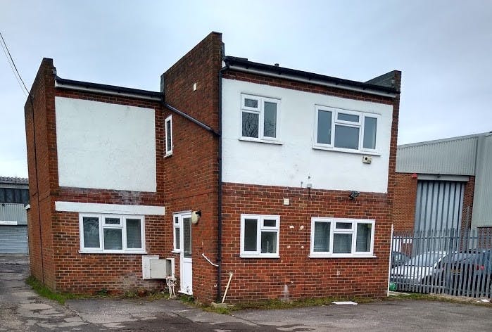 Industrial Unit in Addlestone - photo 2