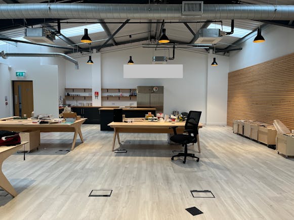 Modern Warehouse, Unit 5 Century Court, Aylesbury, Industrial To Let - IMG_1103.JPG