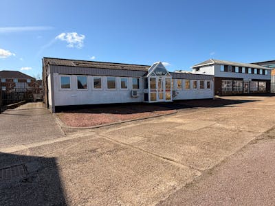 4 Hill Farm Avenue Industrial Estate, Watford, Office / Warehouse To Let - Unit 4 Front.jpg