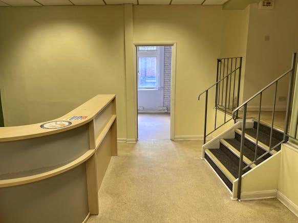 10-12 Wellington Street, Luton, Office / Other To Let - IMG_4631.JPEG
