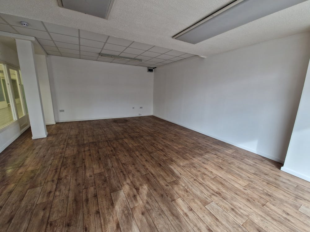Unit 6, The Gallery Arcade, 143-147 London Road - Vacant.jpg