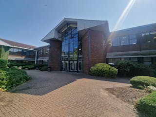 First Floor Unit B The Crescent, Jays Close, Basingstoke, Industrial / Industrial / Office To Let - 20250806_105251.jpg