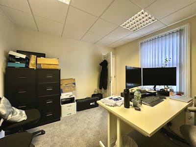 48 High Street South, Dunstable, Office To Let - IMG_5214.JPG