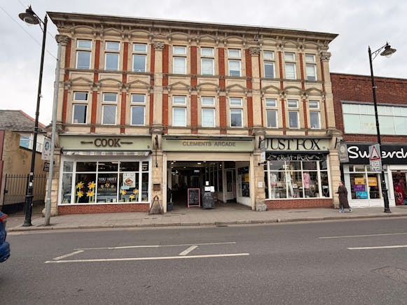 3-3A Clements Arcade, Leigh-on-Sea, Retail To Let - WhatsApp Image 2026-03-24 at 14.28.13 (2).jpeg