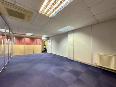 Unit 19 Apex Business Centre, Boscombe Road, Dunstable, Business Park / Office / Serviced Office To Let - Image 6