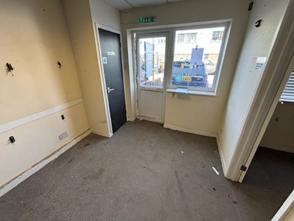 Unit 4 Enterprise Centre, Basingstoke, Industrial To Let - Picture9EC  25 07 2025.jpg