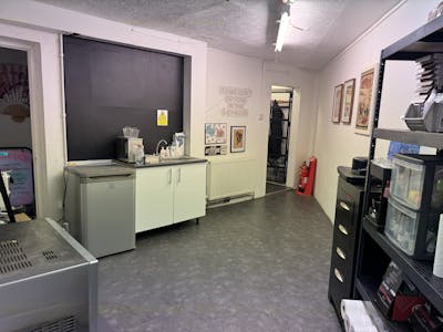 64-66 London Road, Hemel Hempstead, Retail To Let - IMG_4809.jpg