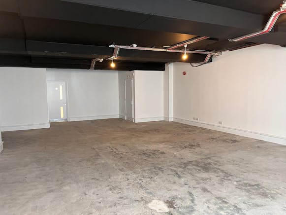 Ground floor retail, 1-3 Market Street, Aylesbury, Offices / Retail To Let - WhatsApp Image 20250321 at 162546_1e2de73e.jpg