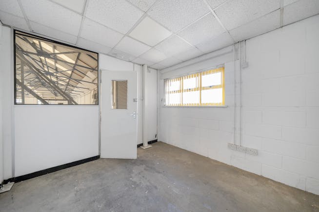 Unit 7 Concord Business Centre, West Acton, Industrial To Let / For Sale - 1466352-3-6a0f12bed8a79.jpg