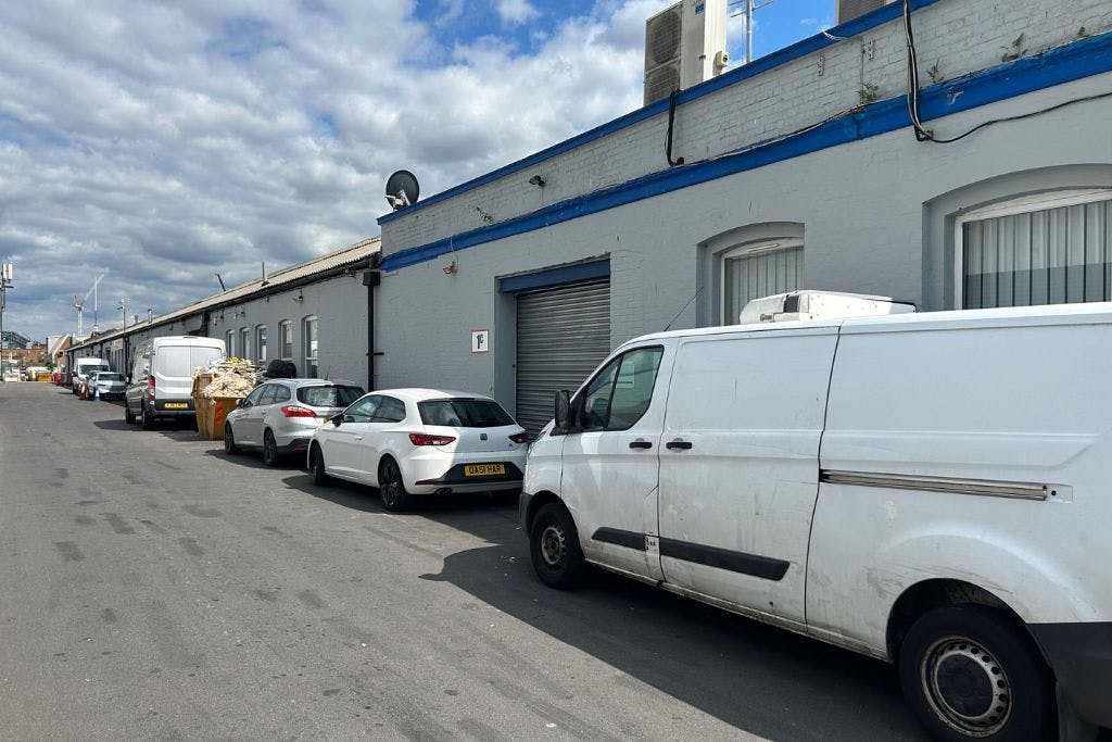 Industrial Unit in Tottenham - photo 4