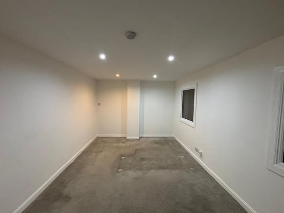 17 Scotts Road, Paisley, Industrial To Let - PHOTO-2026-04-28-09-21-51 4.jpg