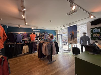 24 The Square, Winchester, Retail To Let - IMG_1352.jpg