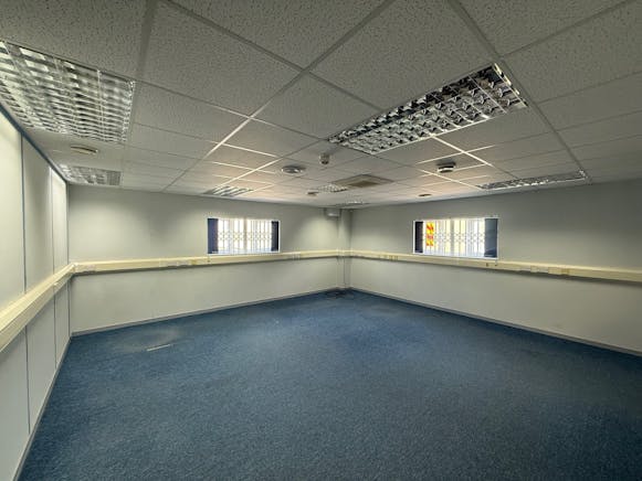 Millennium Building, Unit 1 Pinkney Park, Malmesbury, Industrial To Let - 16.jpg