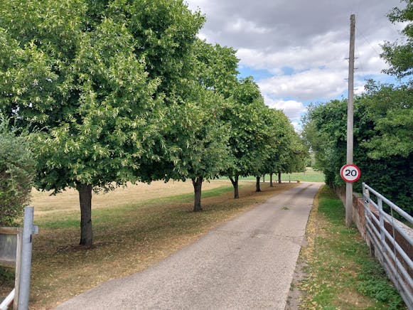 Unit 2, Manor Farm, Shurlock Row, Reading, Industrial To Let - IMG20250703WA0011.jpg