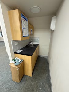 Unit 9 Delta Court, Borehamwood, Office To Let - 4.jpg
