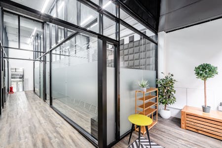 Unit 3 - 18 Plumbers Row, London, Retail To Let - Plumbers Row 18 U3 - Low Res 14.jpg