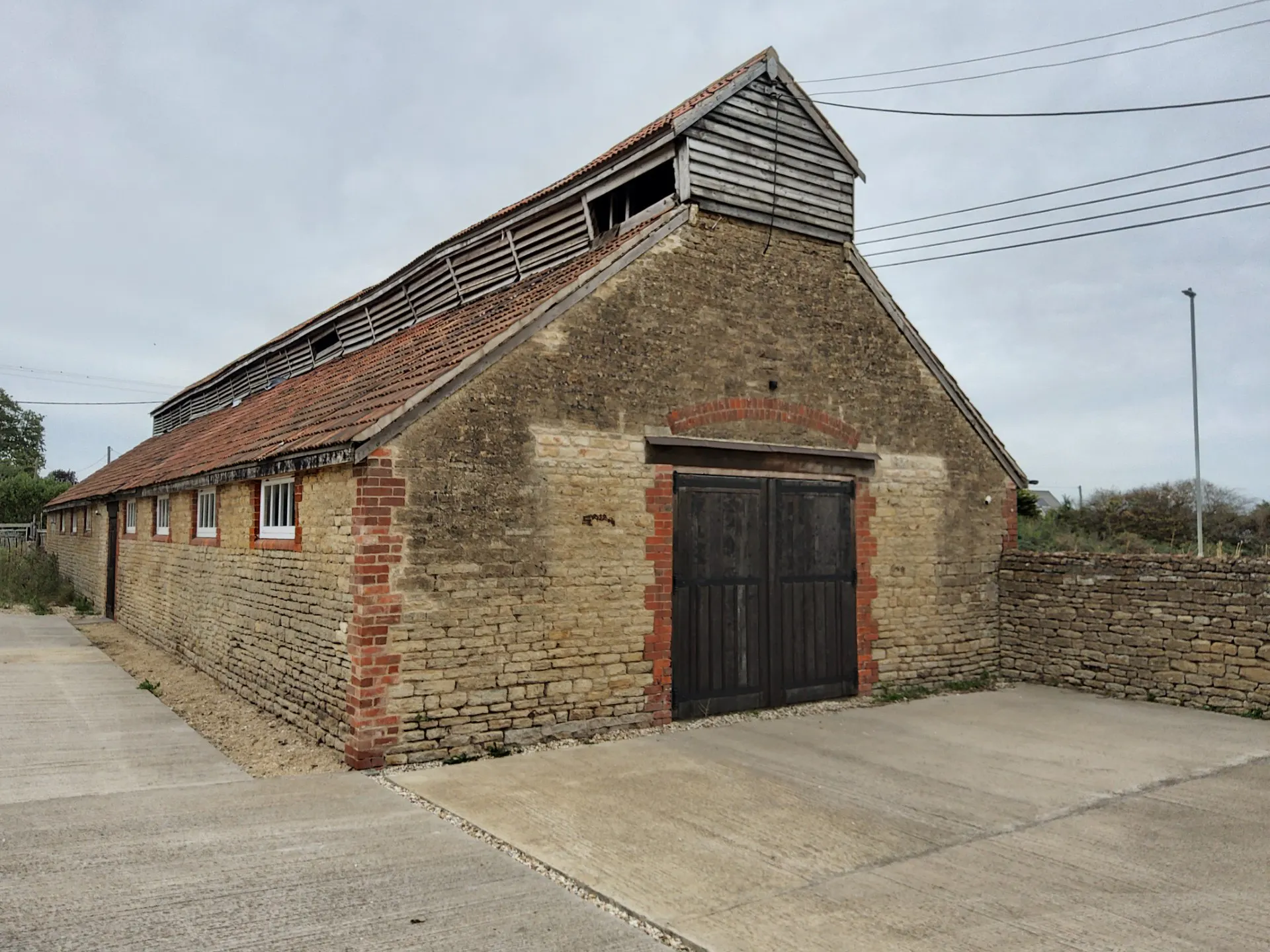 Showell Business Park, Showell - Long barn close up.jpeg
