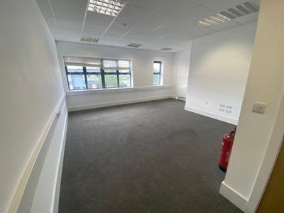 Unit 2 Williams Court, Pitstone, Industrial / Light Industrial / Warehouse To Let - First floor office.jpg