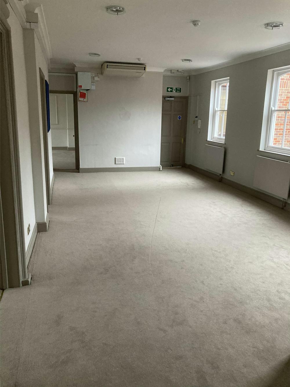 Old Bank House, 39a High St - Photo 3