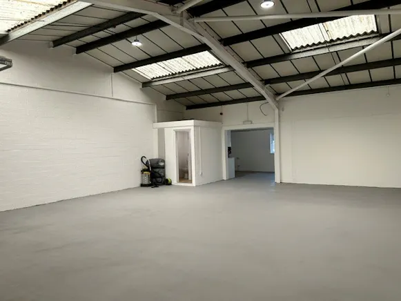Unit C9, Clevedon, Industrial To Let - NEW PIC 11.jpg