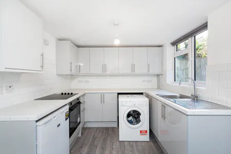 Tuskar Street, London, Maisonette To Let - Daniel_Watney97B_Tuskar_Street12.jpg