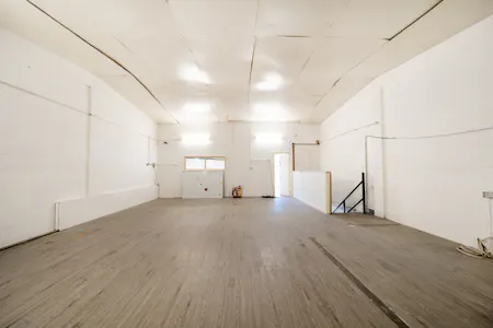 8 Peter James Enterprise Centre, Park Royal, Industrial To Let - 1534416 (1).jpg