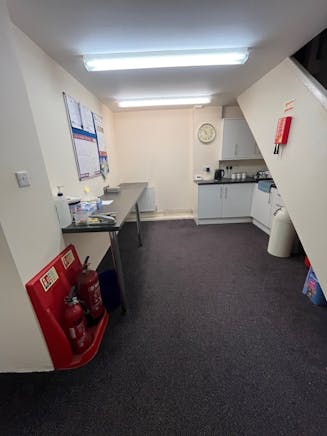 4 Victoria Court, Wickford, Industrial / Office To Let - 12.jpg