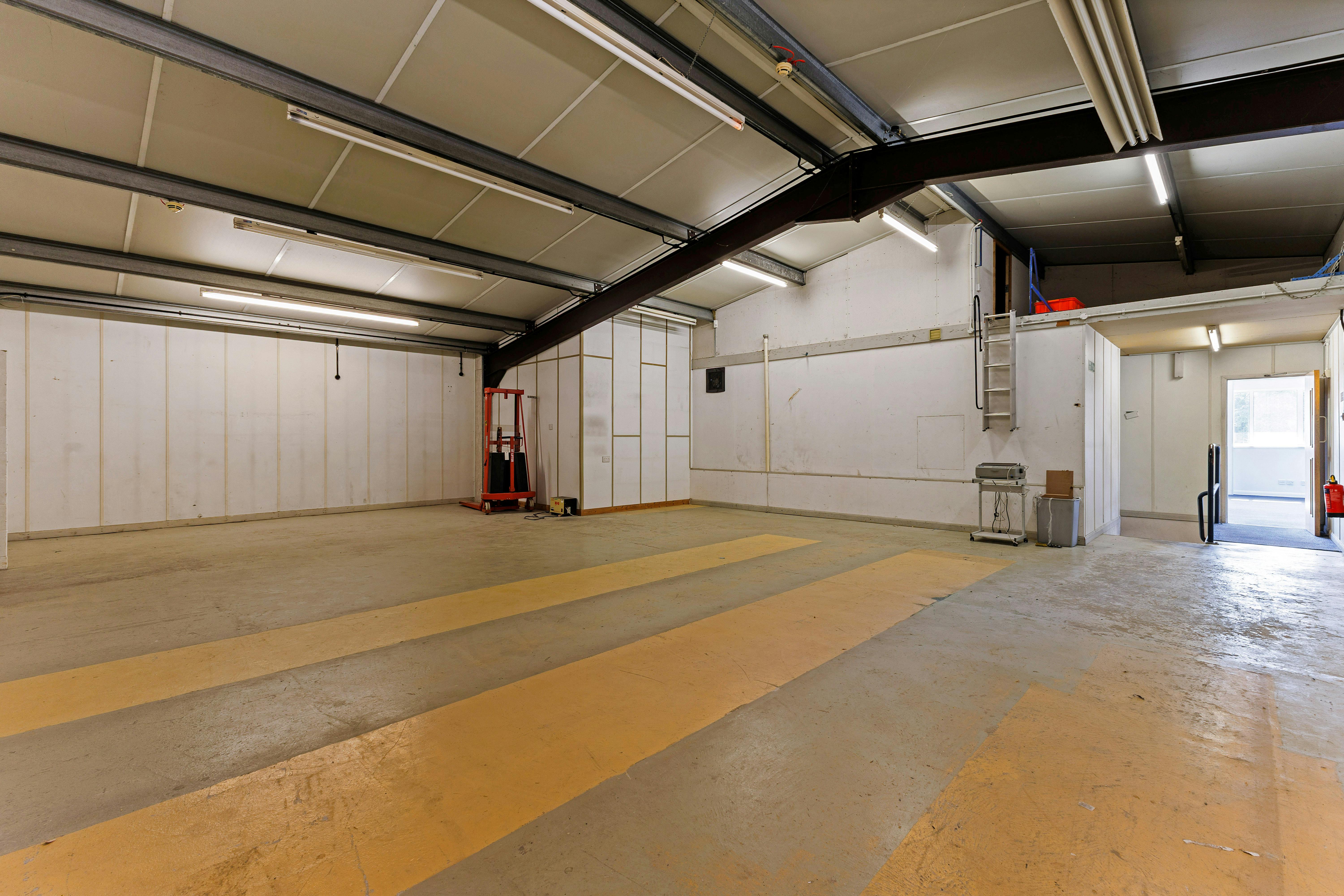 DB Marine Building, Ferry Lane, Cookham on Thames, Offices To Let - 95149_D B Marine Cookham Bridge 18.jpg