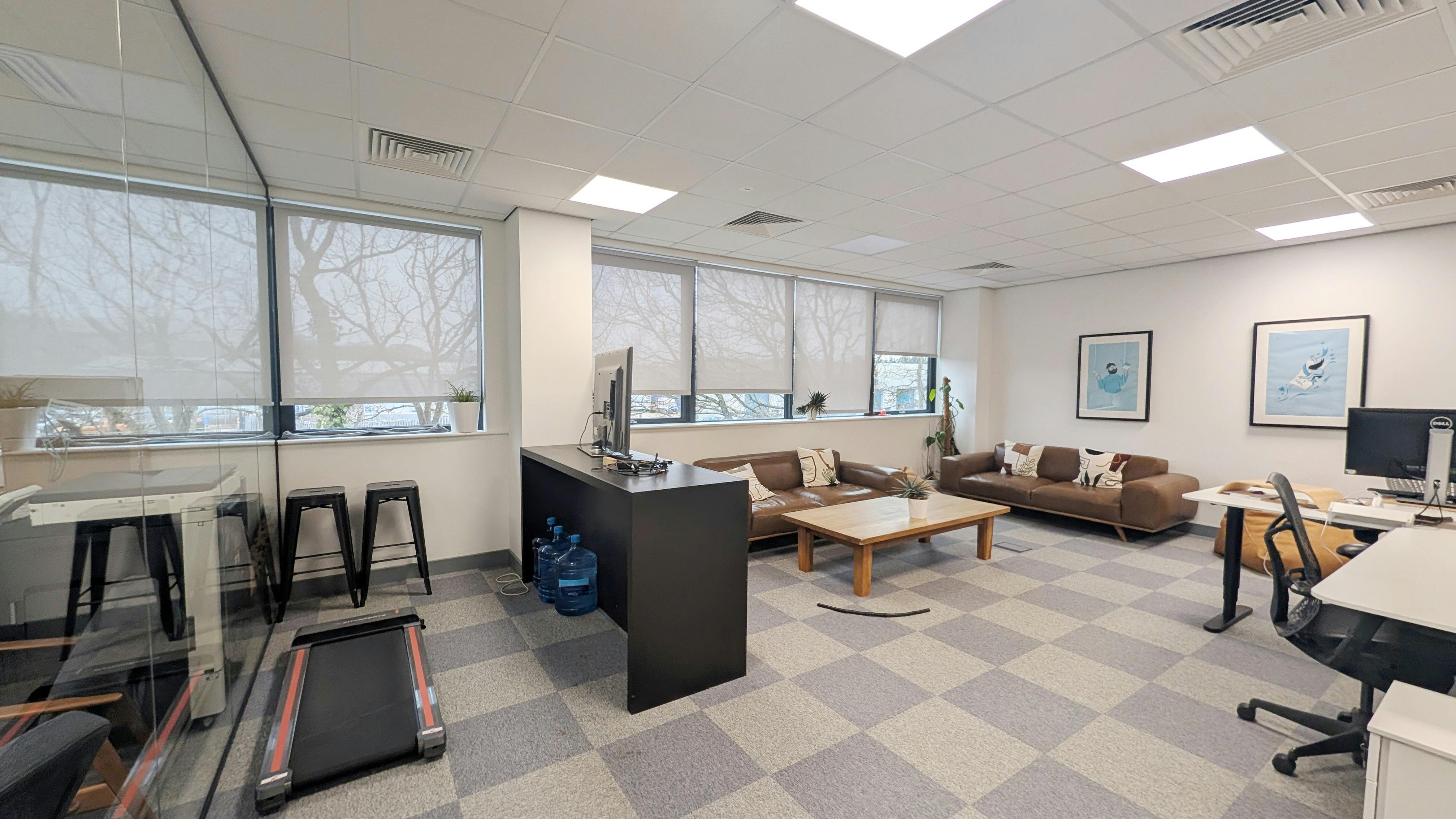 Office in Lymington - photo 4