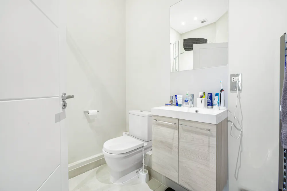 Putney High Street - En-suite Bathroom