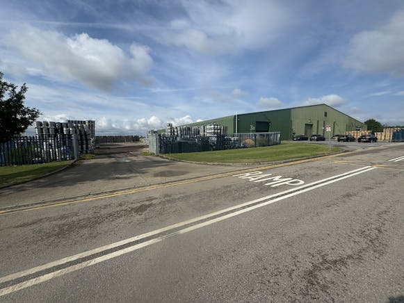 Unit 3B, Roseland Business Park, Newark, Distribution Warehouse To Let - IMG_3479.JPEG
