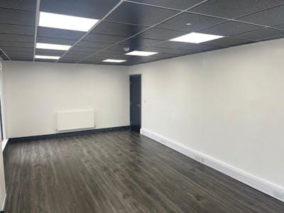 40 Thornes Lane, Wakefield, Industrial / Warehouse To Let - Office 1.jpg