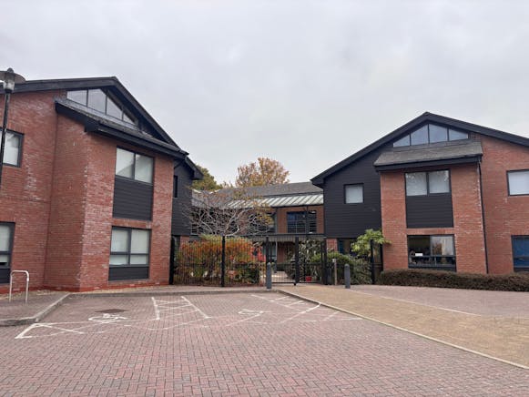 6 The Sanctuary, Ham Green, Office For Sale - IMG_9174.jpeg