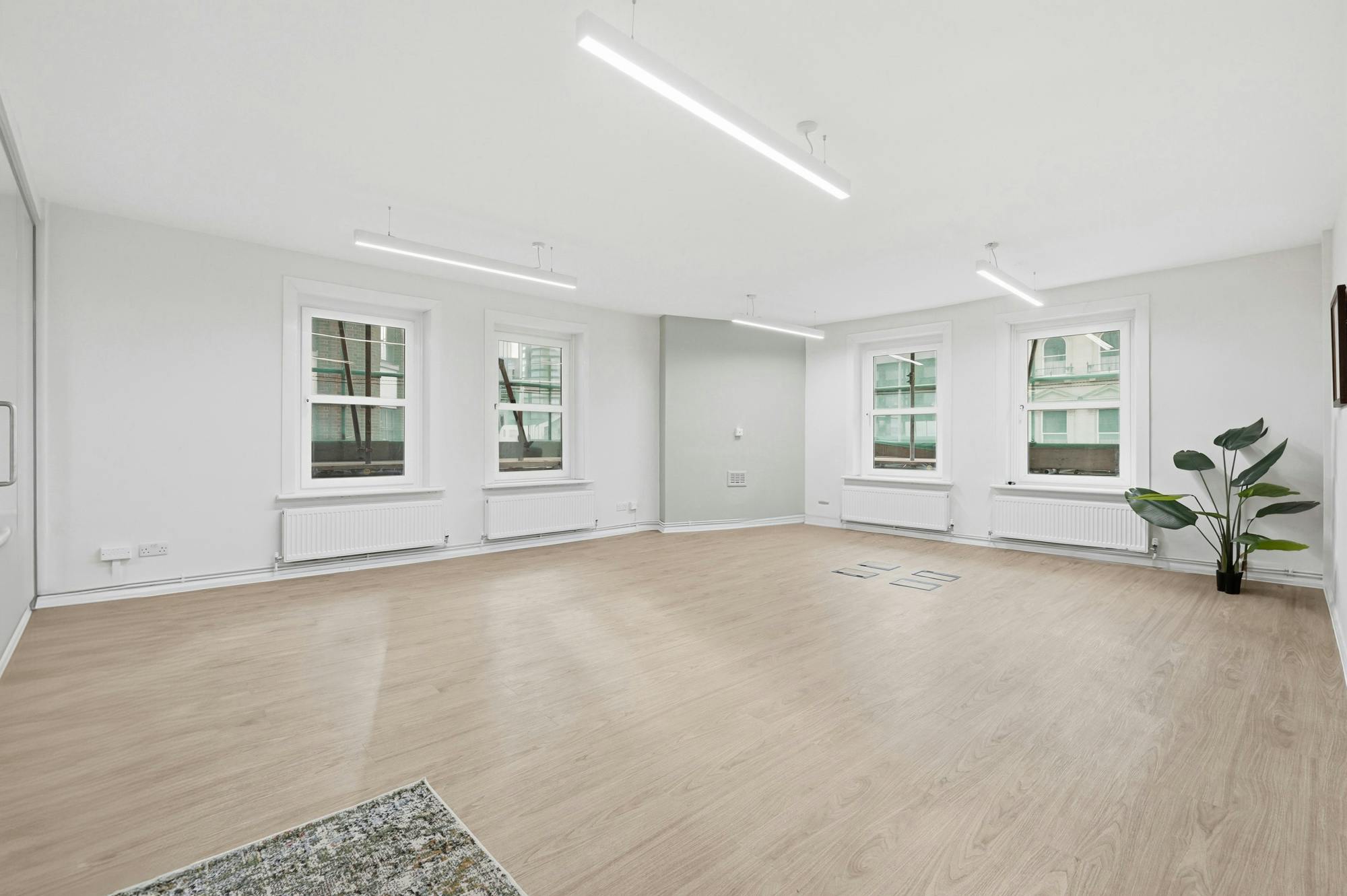 Office in London - photo 3