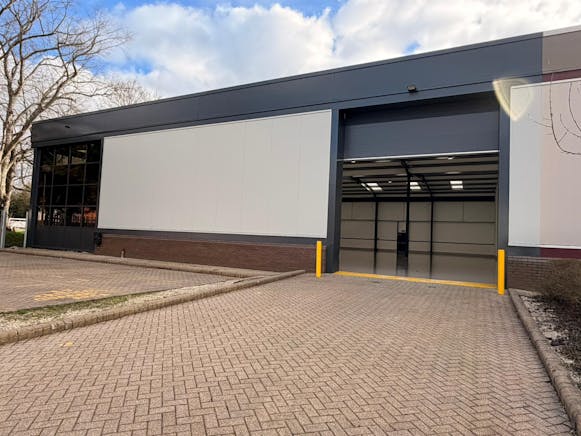 Monkton Park, Farnham Trading Estate, Farnham, Industrial / Warehouse To Let - WhatsApp Image 2026-02-24 at 11.55.20 (2).jpeg