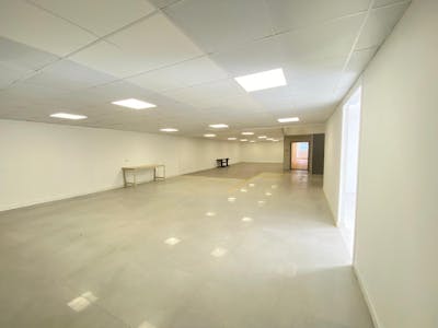 Unit C, 49c Theobald Street, Borehamwood, Industrial To Let - WhatsApp Image 20240913 at 115159_70e1ea3b.jpg