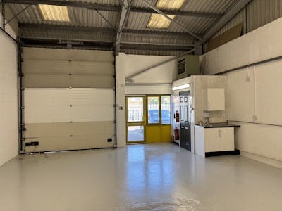 Unit 9, Swift Business Centre, Cardiff, Industrial To Let - IMG_2590.jpg