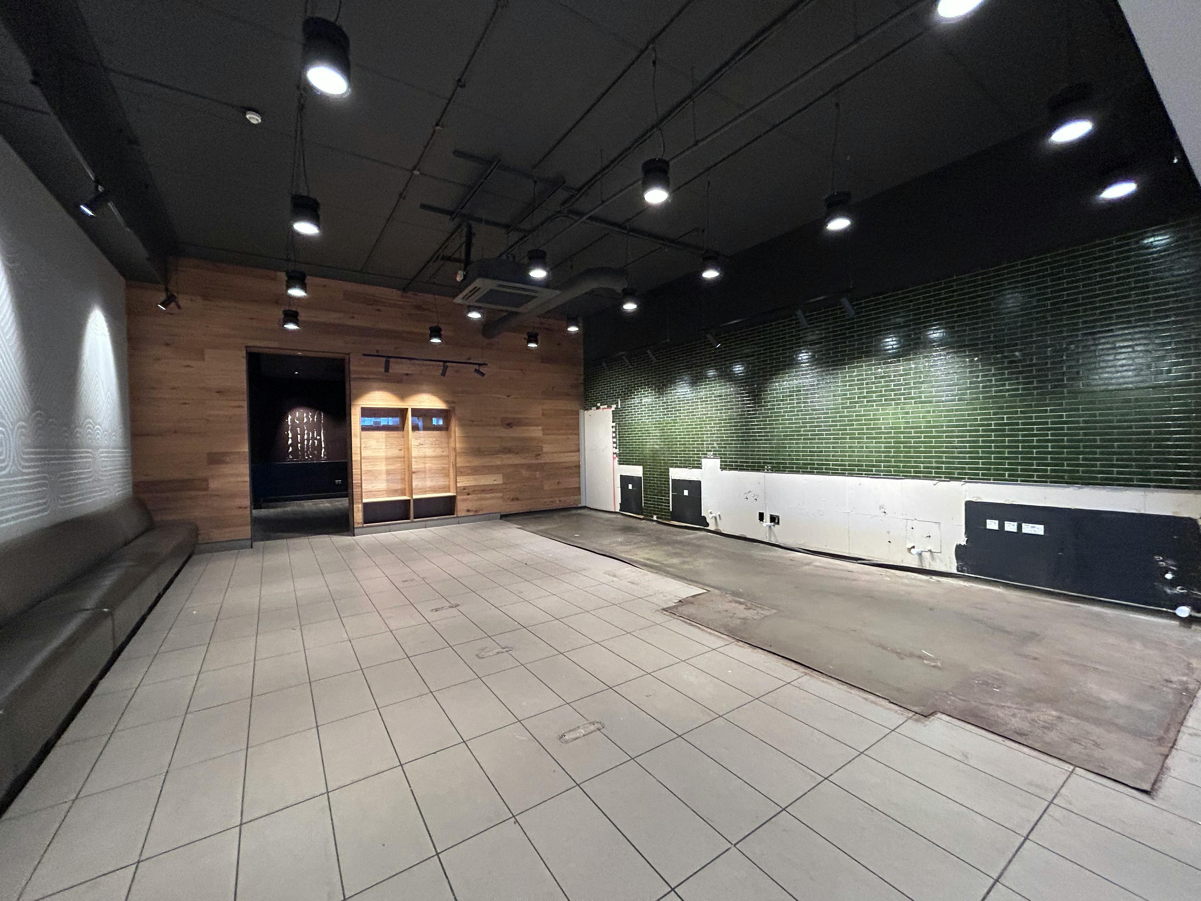 Retail/Shop in Bournemouth - photo 3