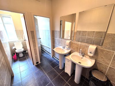 Office 4, Second floor, Rohans House, Stockport, Office To Let - 20250912_125508.jpg
