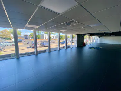 61-63 Gatwick Road, Crawley, Class E Retail / Leisure / Industrial / Industrial / Warehouse To Let / For Sale - IMG_0965.jpeg