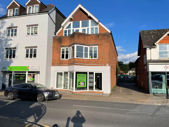 79 High Street, Crowthorne, Retail To Let - IMG_5135.jpg