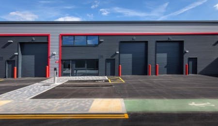 692 Stirling Road, Slough, Industrial / Warehouse To Let - 692 Stirling Road 1.jpg