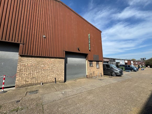 Unit 2 Corton Trading Estate, Benfleet, Industrial To Let - IMG20250404WA0016.jpg